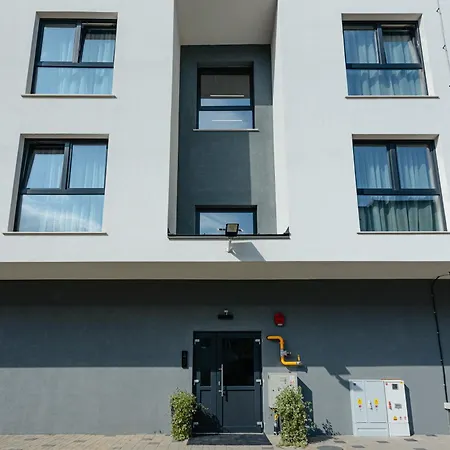 Awa Aparthotel *
